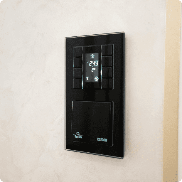 PictureКомнатный контроллер и датчик качества воздуха  Jung