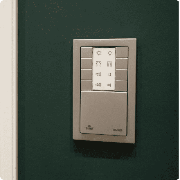 PictureКнопочный модуль и датчик качества воздуха Jung KNX
